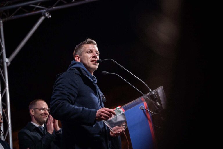 Magyar Péter Egerben: Mind a 106 választókerületben komoly győzelmi eséllyel indulunk